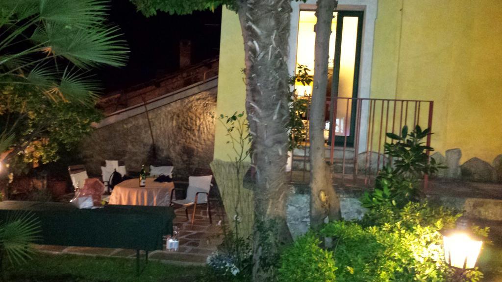 Garden Apartment Lesa Exterior photo